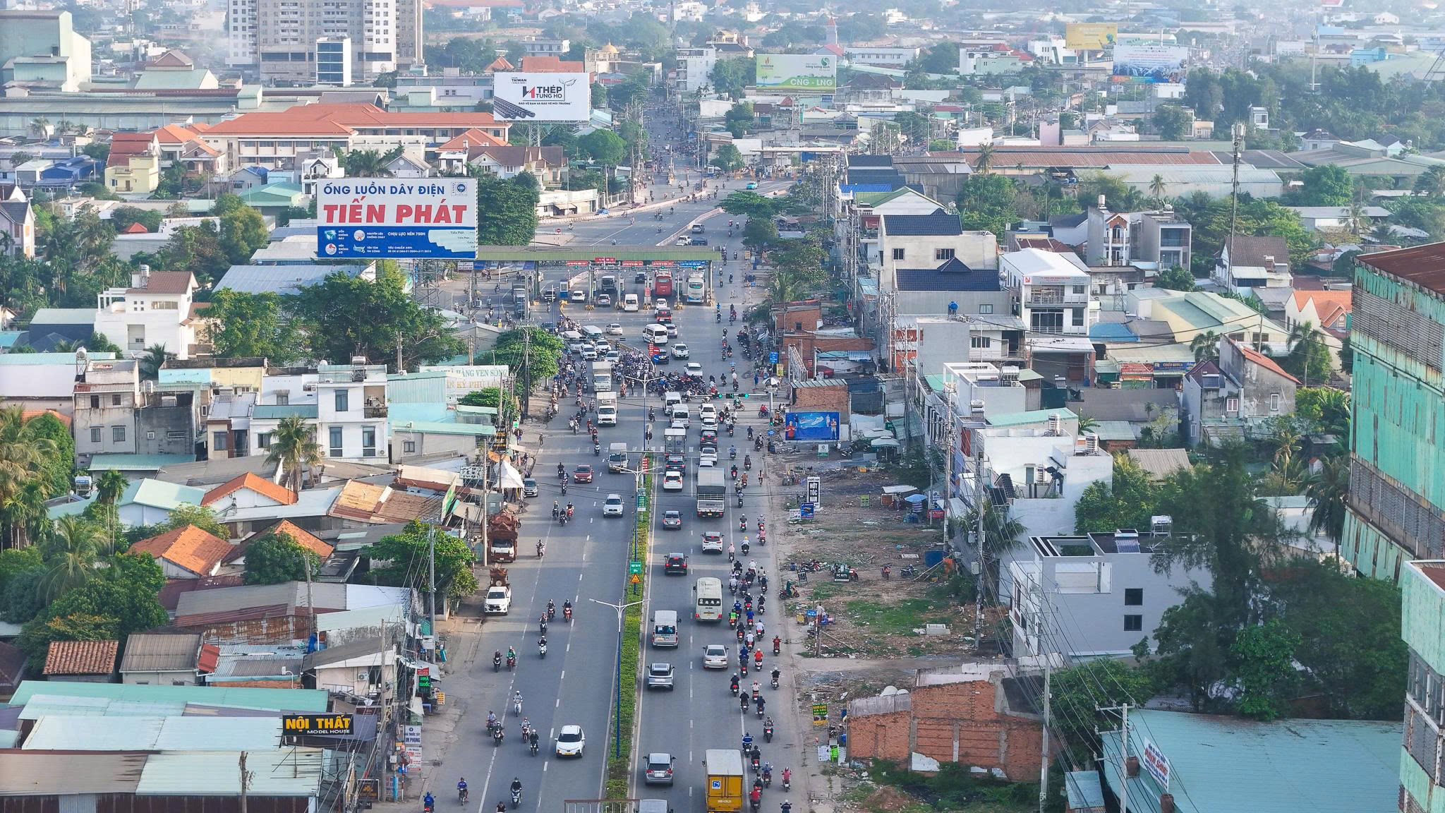 kẹt đường quốc lộ 13 